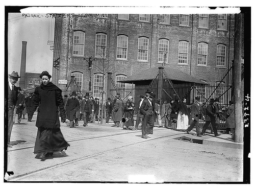 Passaic – strikers leave mill  (LOC)