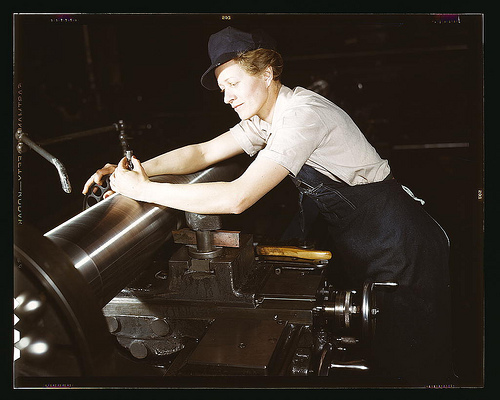 War production workers making M5 and M7 guns